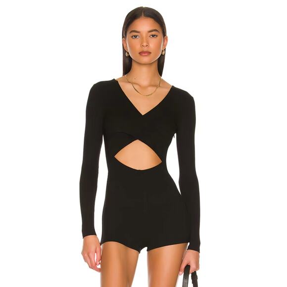 Superdown Ayla Cut Out Romper Black Ribbed Long Sleeve V-Neck Jersey Sz L - Picture 1 of 15